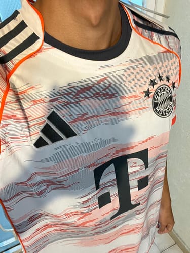 Customer photo review of Bayern Munich Visita - 25/26