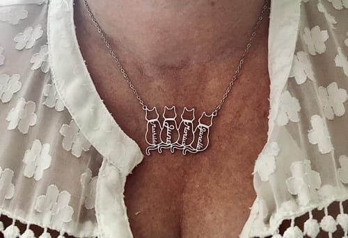 Customer photo review of Collar personalizado con nombre de gato