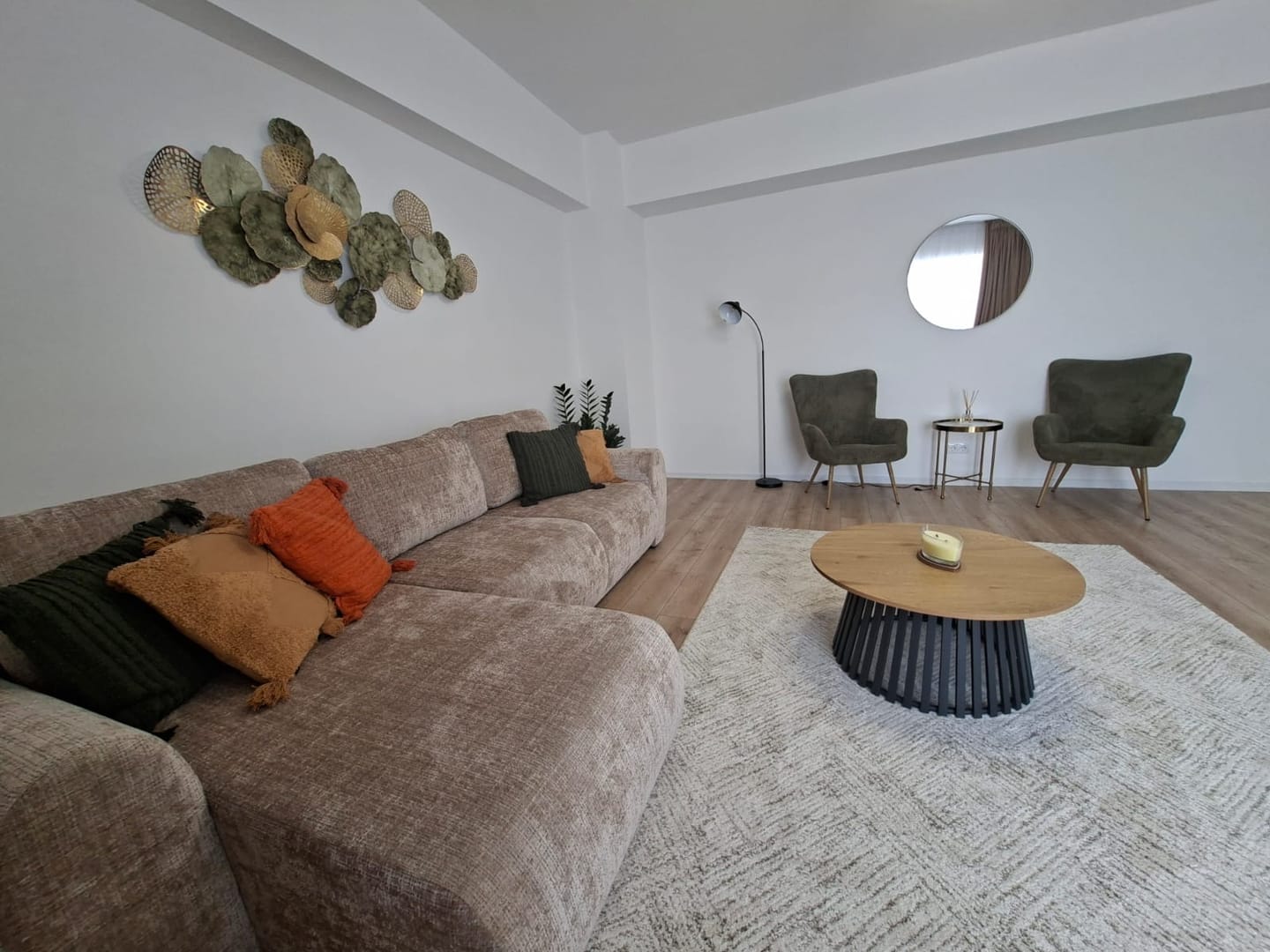 Customer photo review of Fotoliu AMARO, stofa catifelata verde olive - Hyper 75, 70x80x97 cm