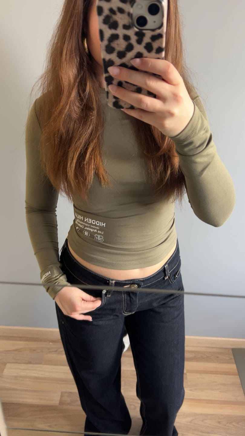 Customer photo review of LABEL LONGSLEEVE TOP SAGE