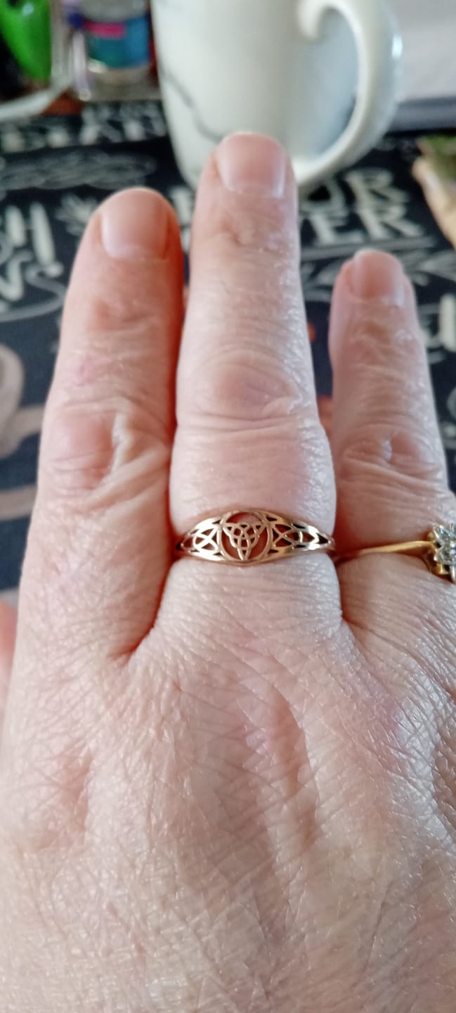 Customer photo review of Titanium Steel Celtic Knot Hollow Ring (Retro Ethnic Style)