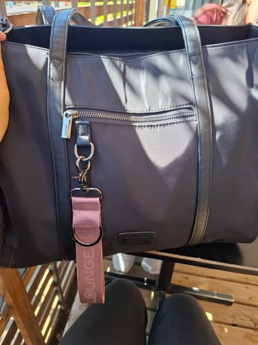 Reseña con foto de un cliente sobre Bolso Hombro Notebook Nylon Back To School