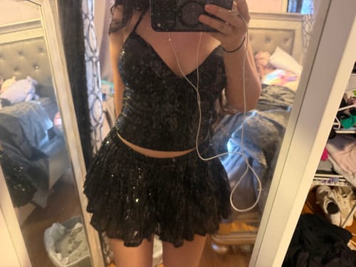 Customer wearing the sparkly, black Onyx Fairydust Sequin Matching Set in a mirror selfie.
