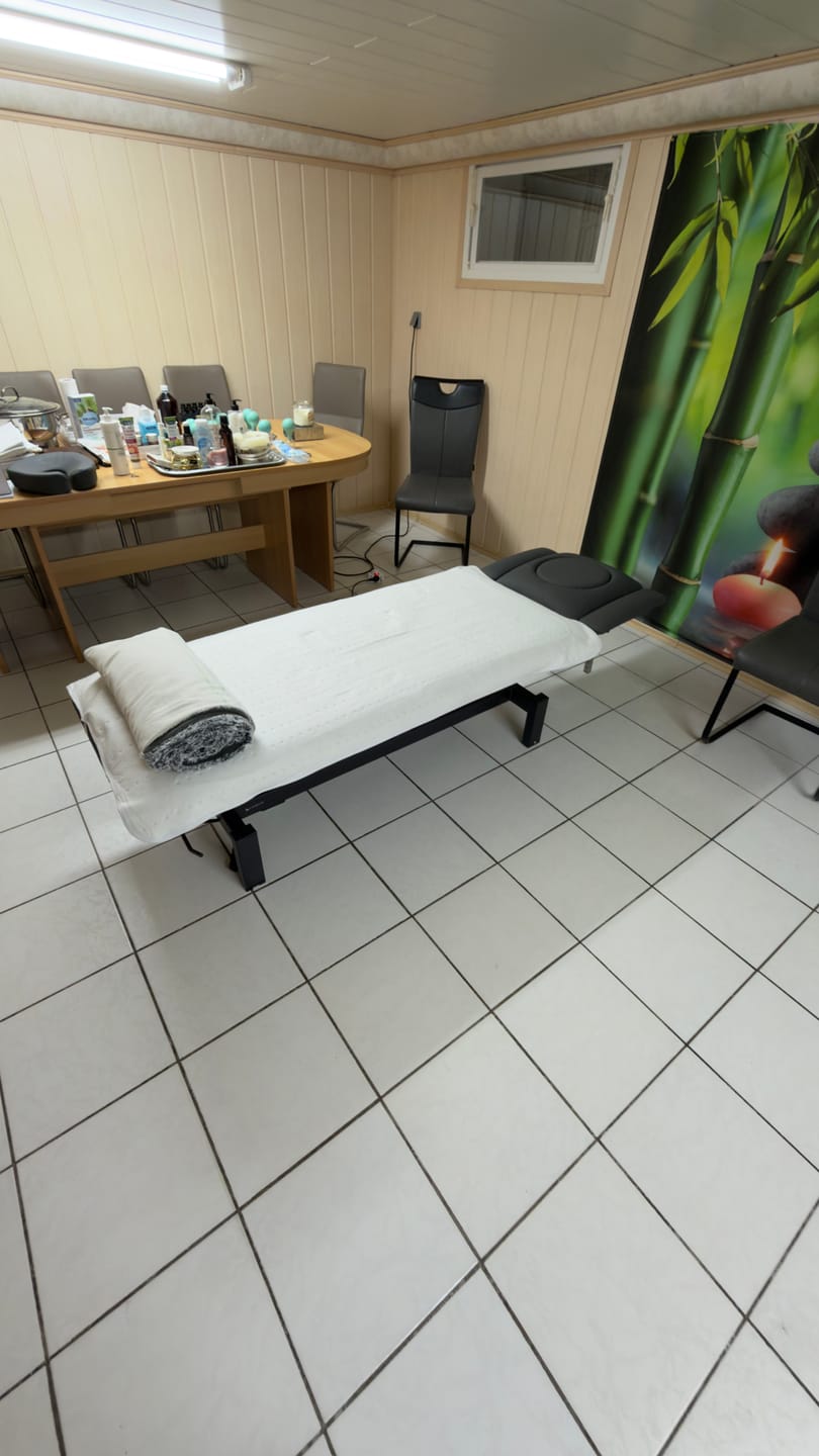 Customer photo review of Massageliege Elektrisch Fortis 4 Ergo | 4-Segmente | Handfernbedienung | 3 Jahre Garantie