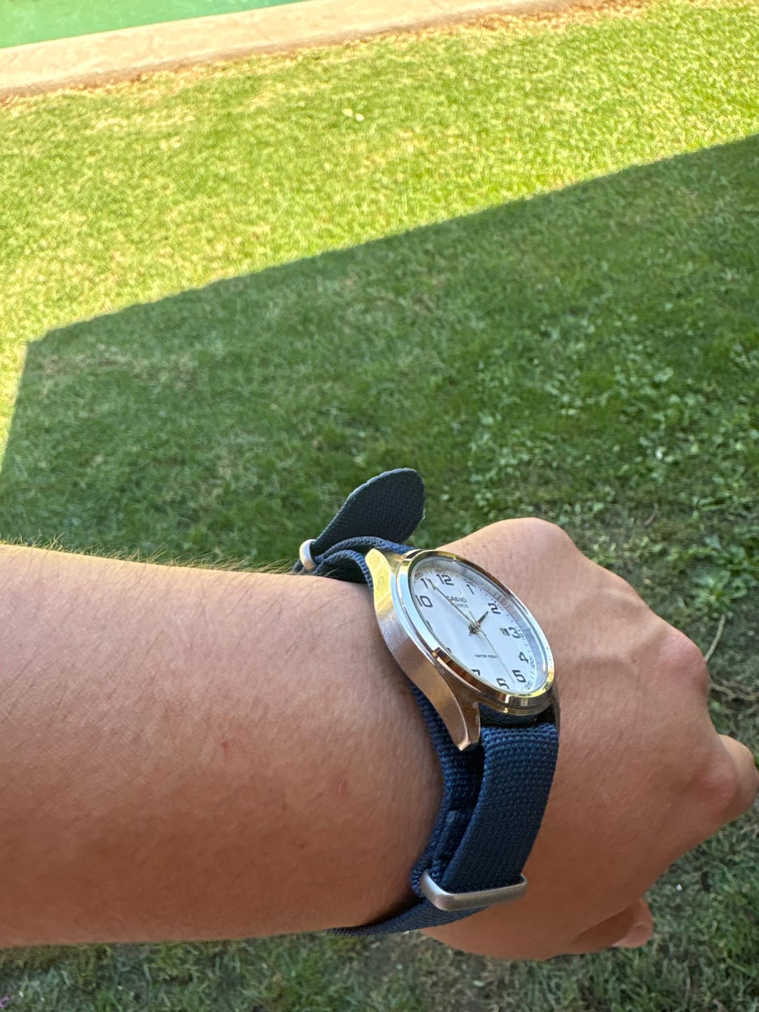 Customer photo review of Correa Nato Dando La Hora Azul