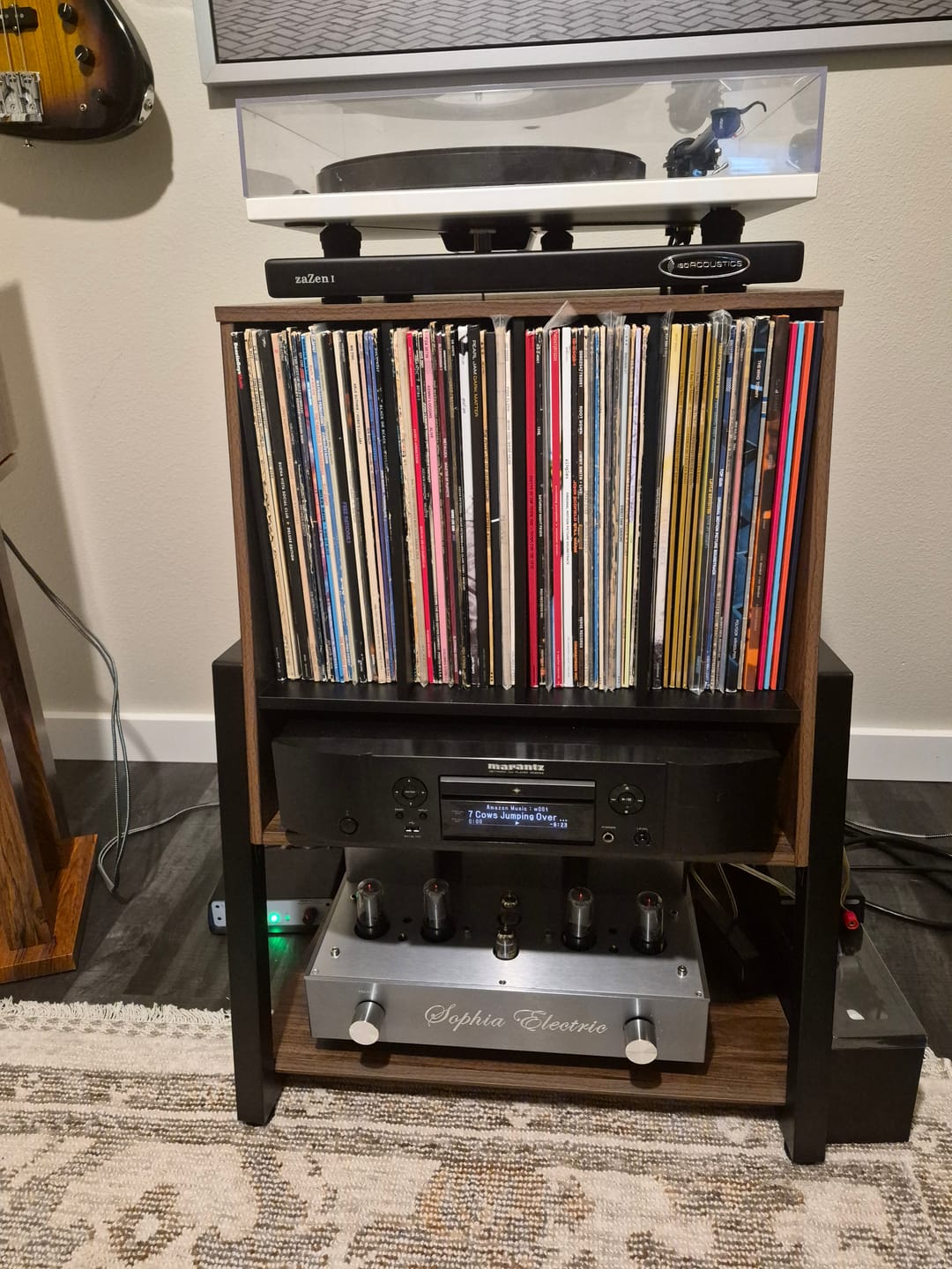Customer photo review of Eiffel RS05 Record Player Stand