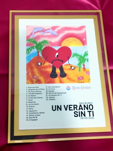Reseña con foto de un cliente sobre UN VERANO SIN TI