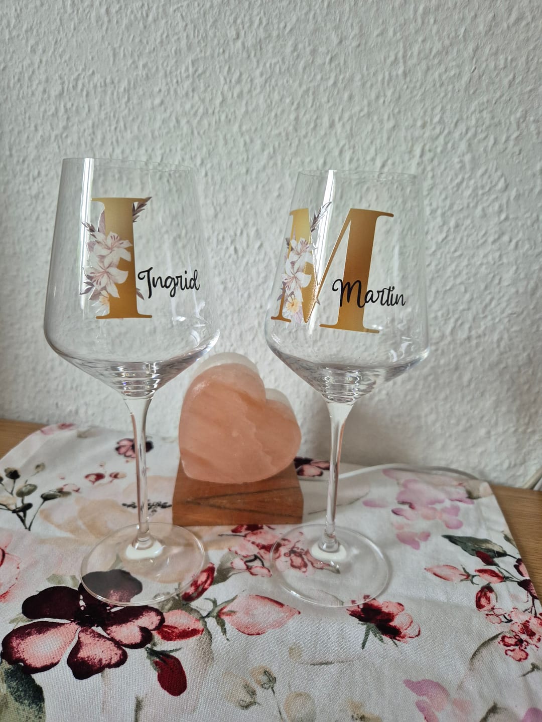 Customer photo review of Blume - Personalisiertes Weinglas mit Initiale und Namen für Dich und deine Freundinnen