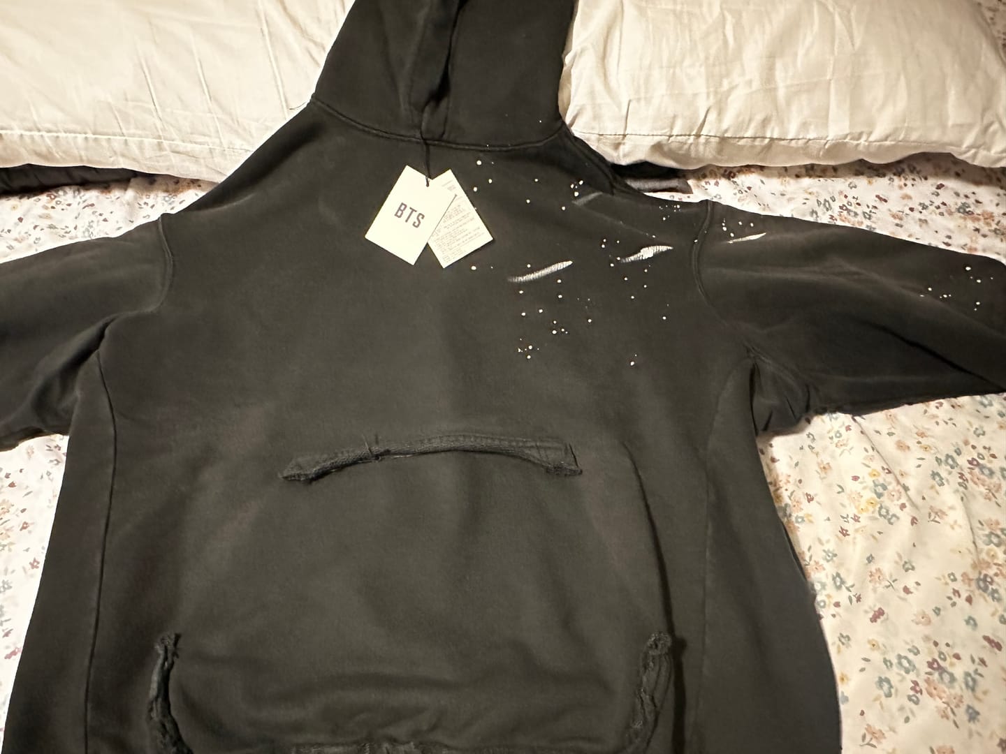 Customer photo review of [4TH PRE-ORDER] BTS - ARIRANG OFFICIAL MD HOODIE BLACK
