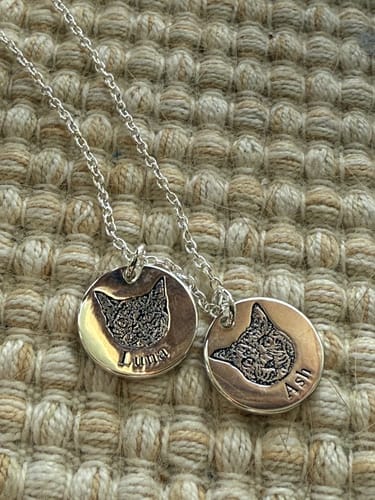 Customer photo review of Collar personalizado con rostro de mascota