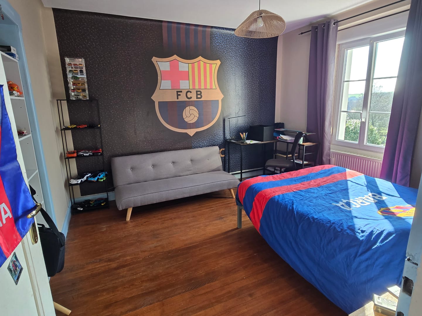 Customer photo review of Papier peint foot - logo FC BARCELONE deco Barca