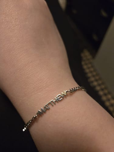 Customer photo review of Pulsera personalizada con nombre
