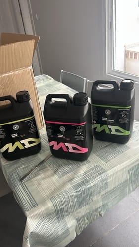 Customer photo review of Limpia Salpicaderos 0% siliconas 5L