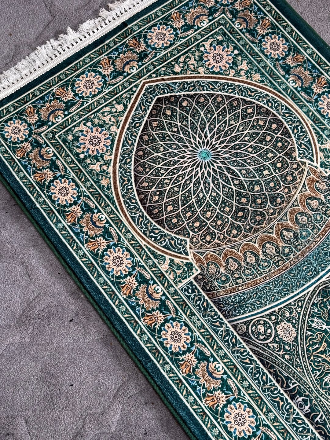 Customer photo review of Emerald Padded Prayer Mat