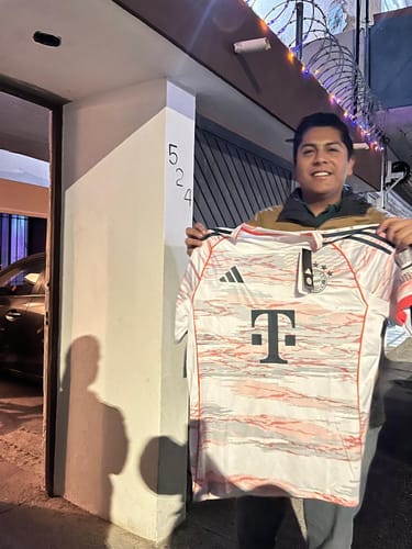 Customer photo review of Bayern Munich Visita - 25/26
