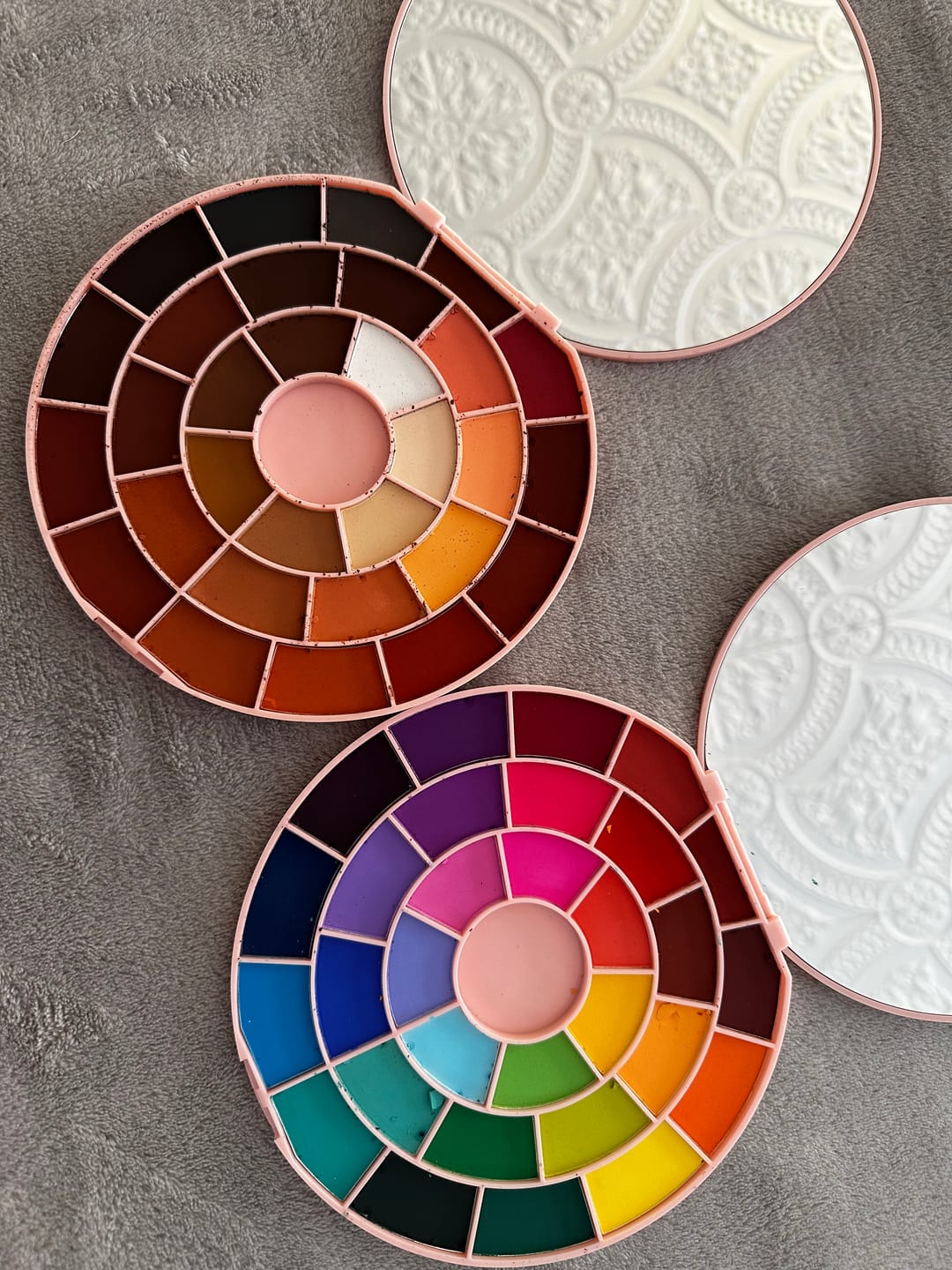 Customer photo review of P. Louise Off The Record Eyeliner Palette