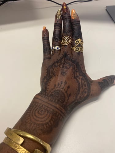 Customer photo review of Raj Hengua – Deep Brown Stain Powder ( Lypho / Lyophilized Henna /Jagua Blend).