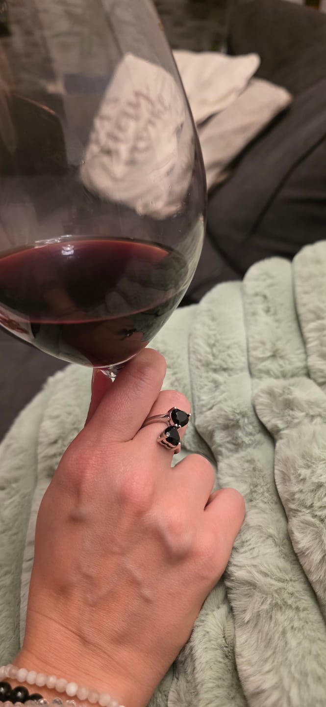 Customer photo review of Black onyx silver heart ring