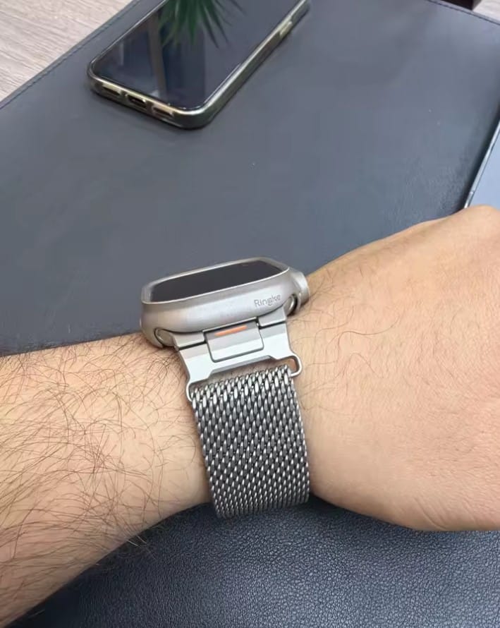 Customer photo review of Ultra Classic Milanese Loop Strap for Apple Watch