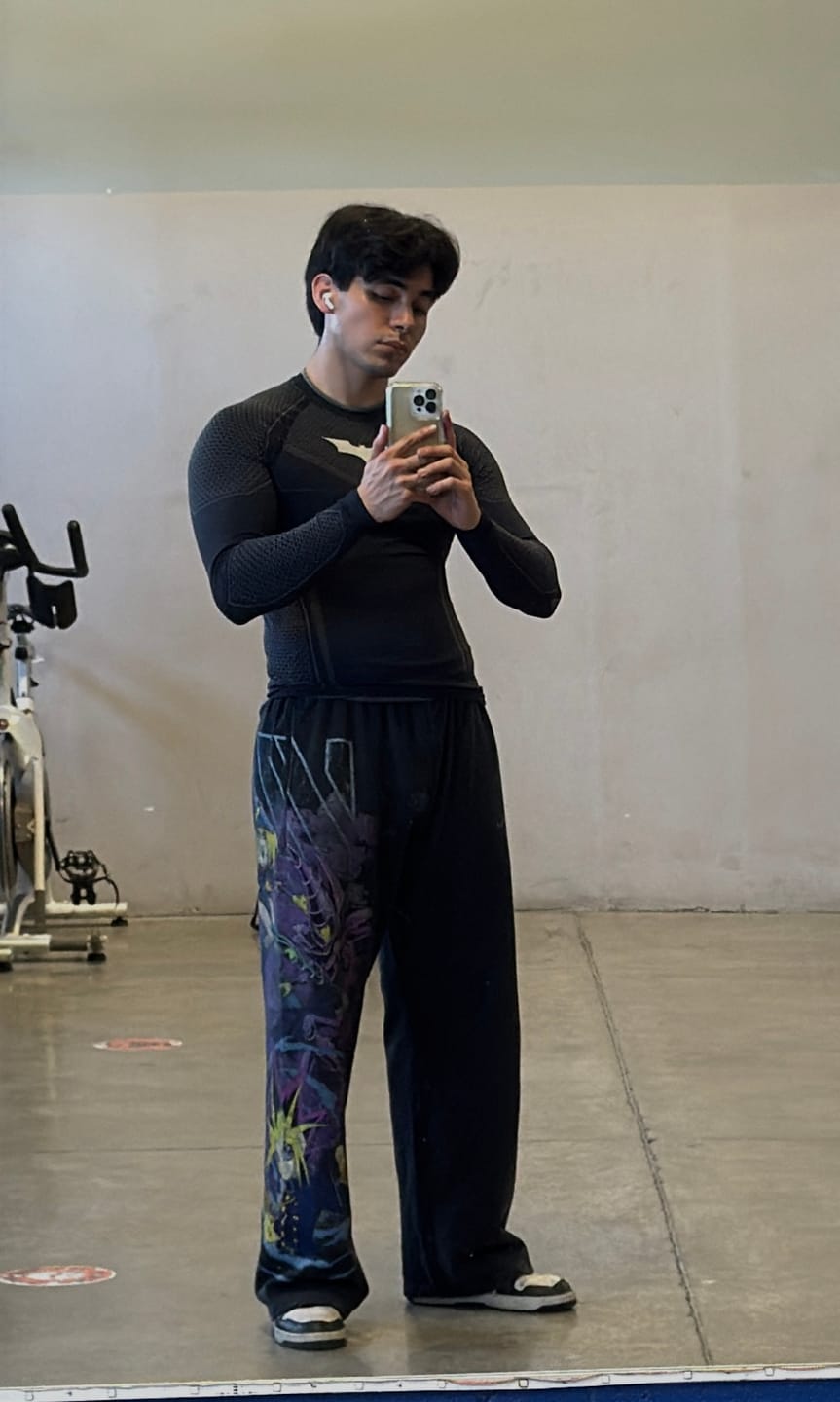 Customer photo review of 2004 - Yu-Gi-Oh!® Sweats