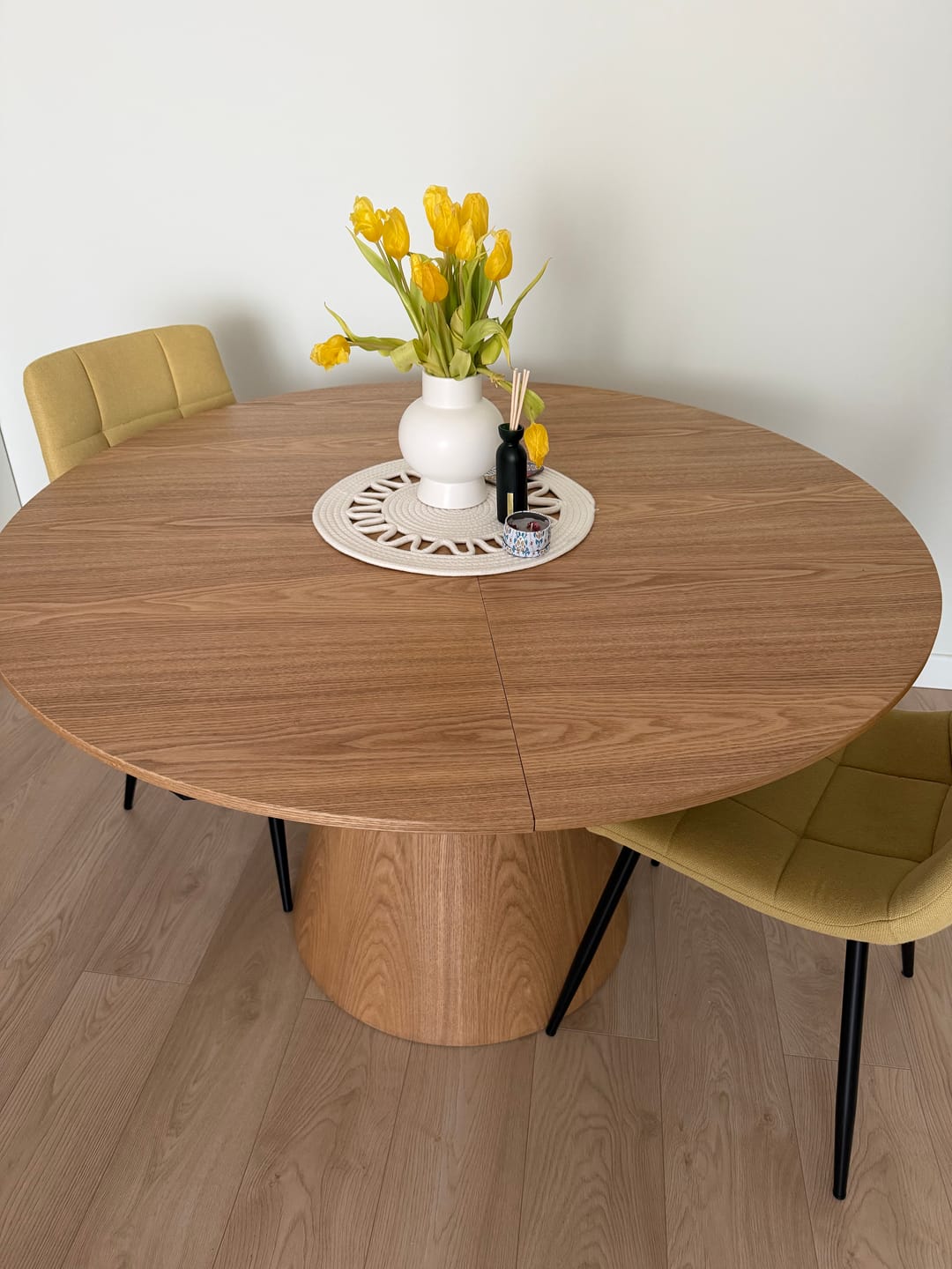 Customer photo review of Masa rotunda extensibila living ANGEL II, stejar, 120/160x120x75 cm