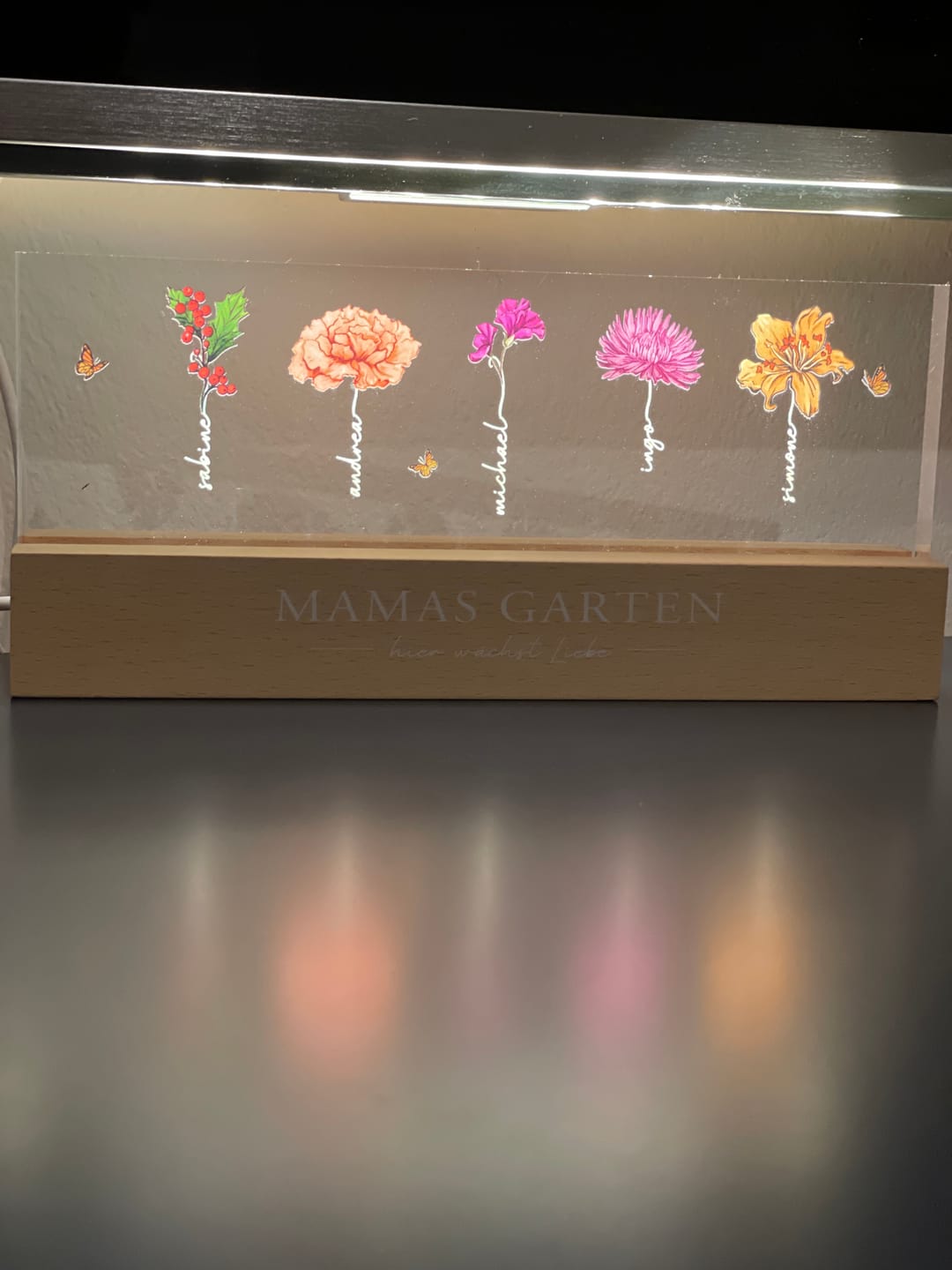 Customer photo review of Omas Garten - Personaliserter LED Aufsteller mit Blumen und Namen