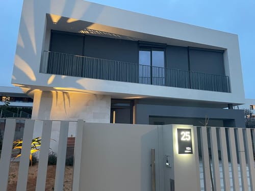 Customer photo review of Numero civico e testo luminoso modello Lux Vertical