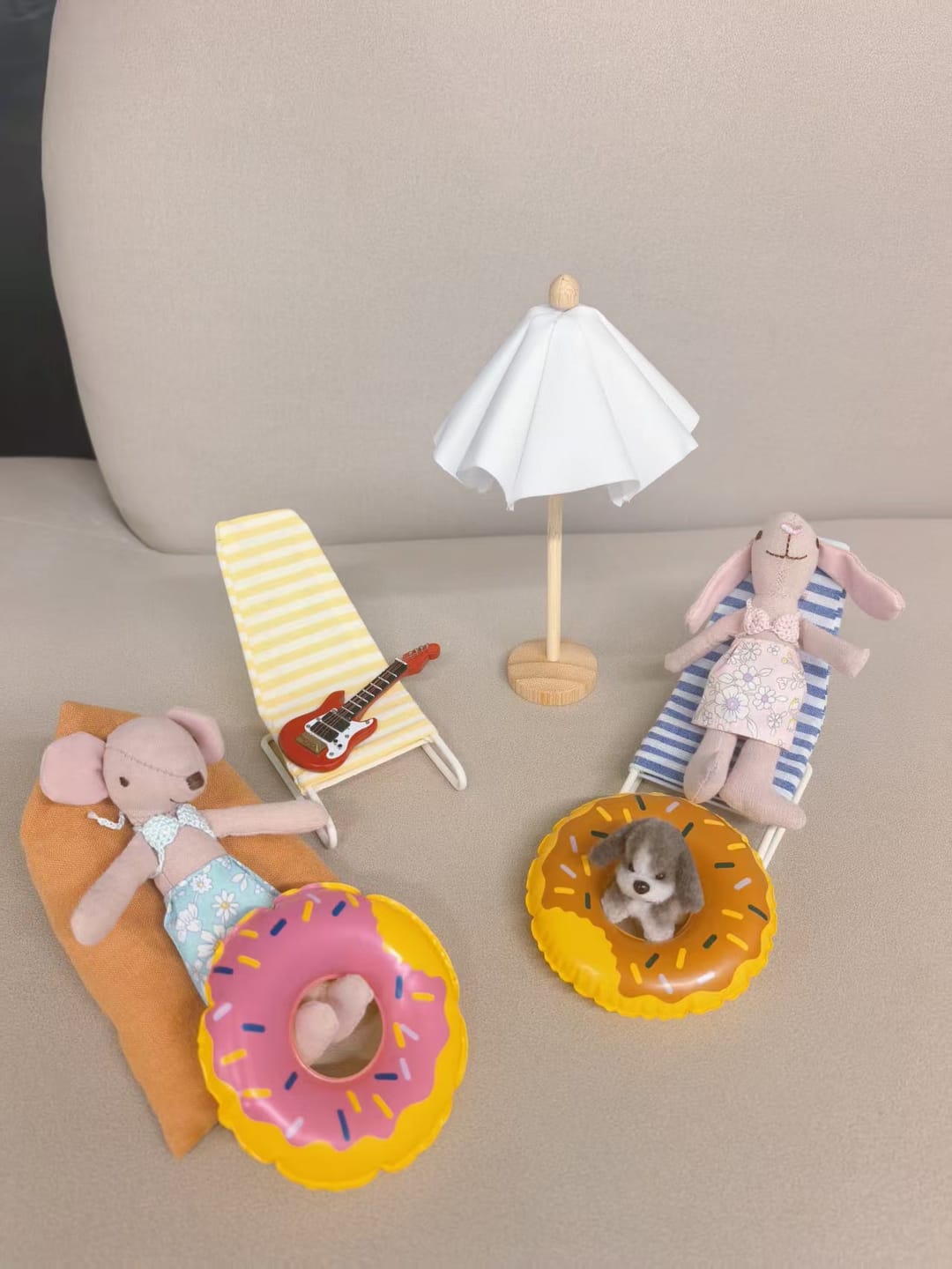 Customer photo review of Seashell Message on the Beach – 1:12 Scale Dollhouse Miniature Story-Box