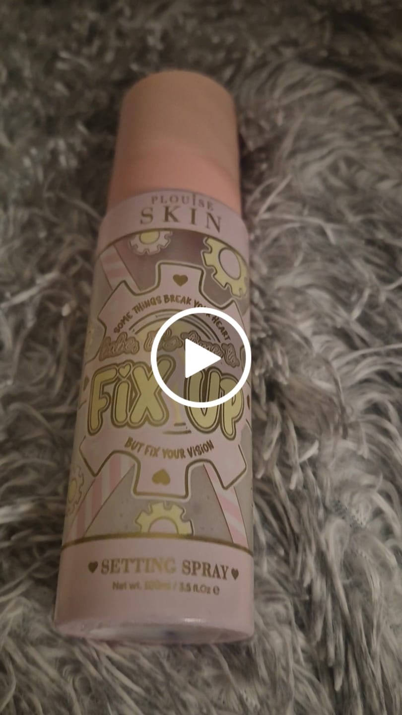 Customer video review of P.Louise Fix Up Mattifying Setting Spray