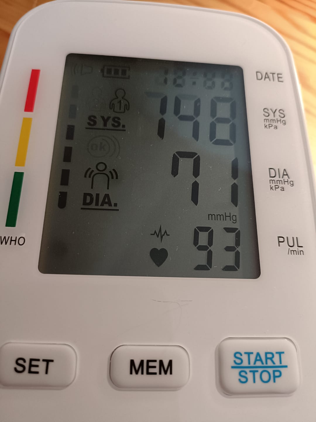 Customer photo review of Bloeddrukmeter V8 Pro – Volautomatische meting met klinisch geteste nauwkeurigheid, comfortabele manchet en aritmie-detectie voor precieze resultaten