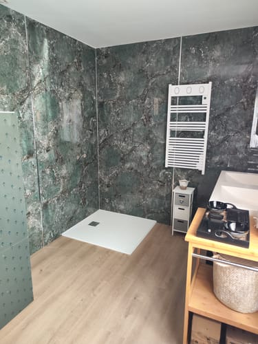Customer photo review of Panneau Mural PVC Effet Marbre Arizona Vert - Salle De Bain 260 x 120 CM