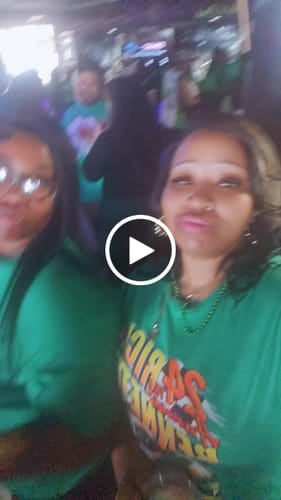 Customer video review of (PRE-SALE SHIPPED) Official 2026 Rich & Bennett Pub Crawl T-Shirt
