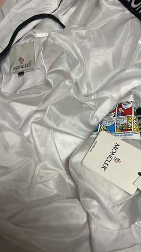 Recensione con foto di un cliente su Giacca Primaverile - Moncler 001