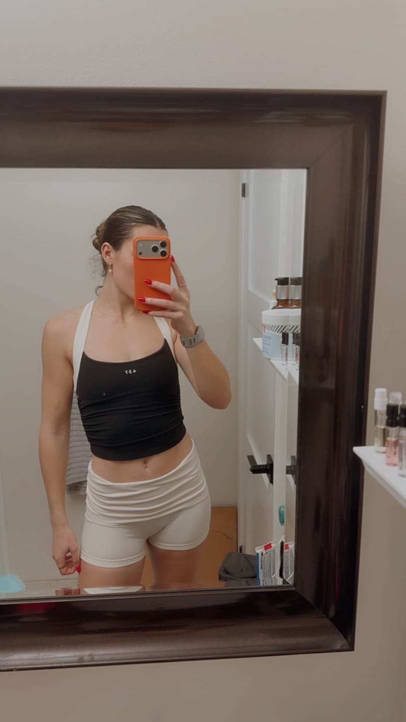 Customer photo review of The Sculpt Tank / Black-Cream