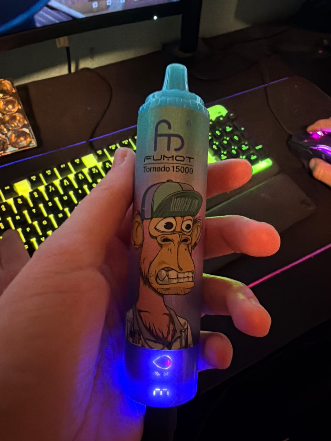Customer photo review of RandM Tornado Vape 15000- Blueberry Pomegranate