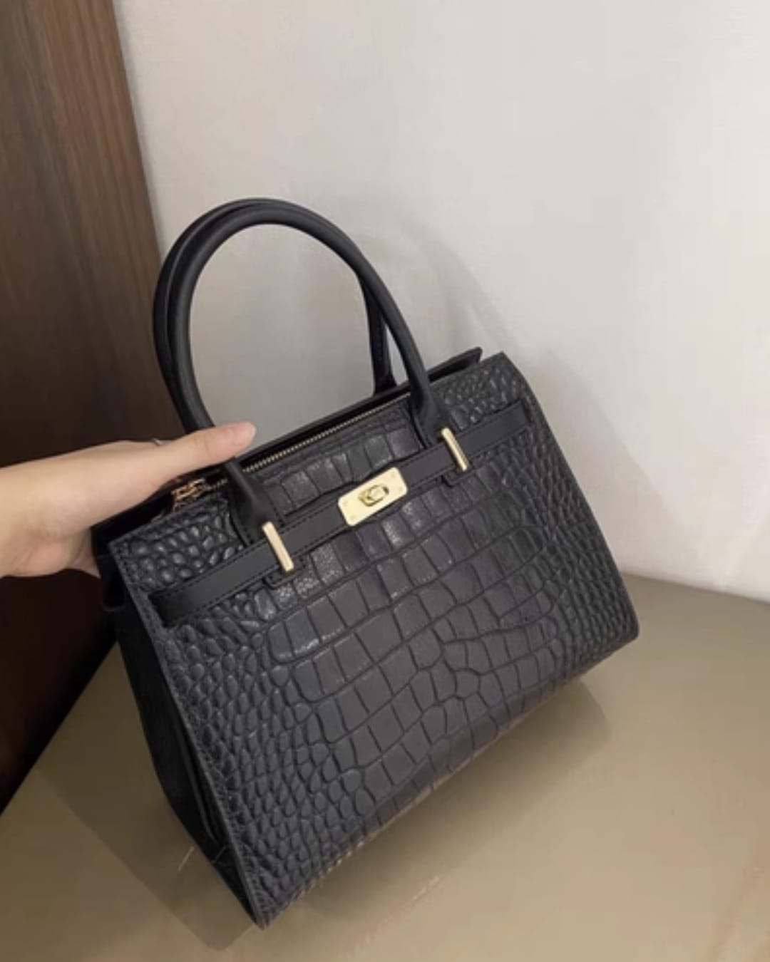 Customer photo review of Tang Red 27 Obsidian Crocodile-Embossed Tote