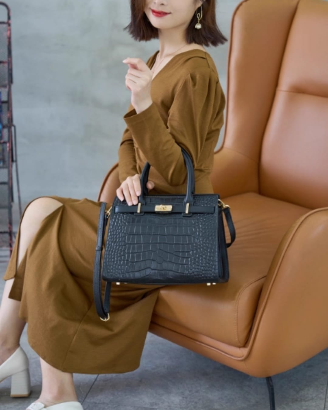 Customer photo review of Tang Red 27 Obsidian Crocodile-Embossed Tote