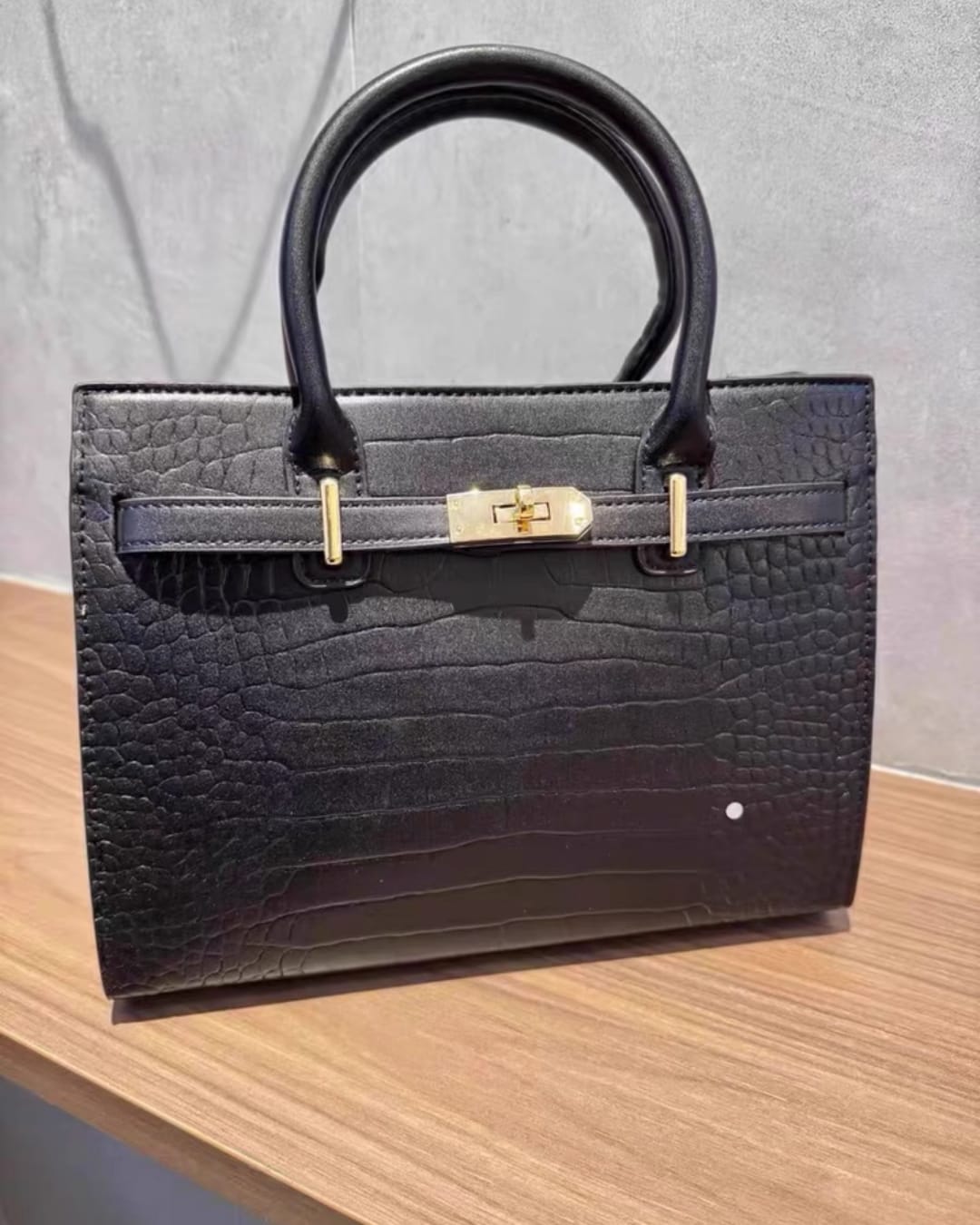 Customer photo review of Tang Red 27 Obsidian Crocodile-Embossed Tote