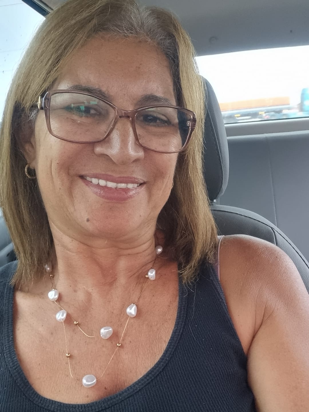 Customer photo review of Mix de Colares Pérolas Irregulares Banhado em Ouro 18K