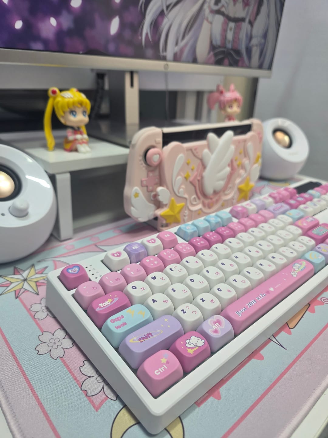 Customer photo review of KiiBOOM x Elyxirine Digital Dreams: Pastel Y2K Keycap Set