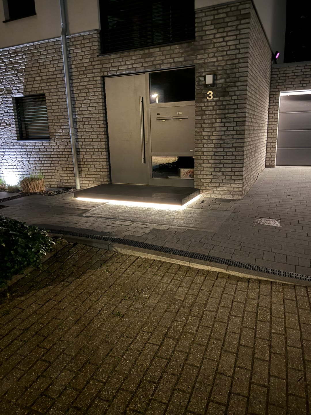 Customer photo review of LEDVANCE Wifi SMART+ Outdoor Neon Flex LED-Streifen RGBTW mehrfarbig 5m