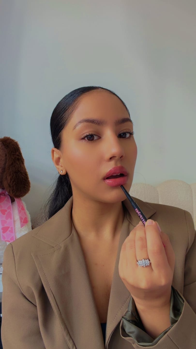 Customer photo review of Soft Silhouette Lip Liner