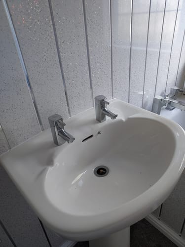 Customer photo review of Aquadart Holborn Basin taps 2 Tap-Hole - Chrome