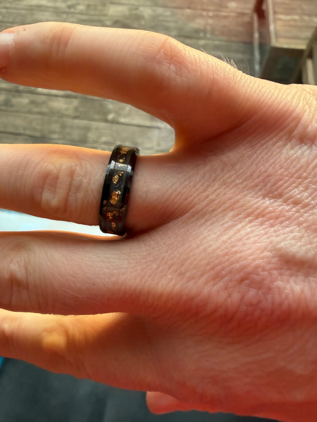 Customer photo review of Bague Personnalisée en Céramique Noire
