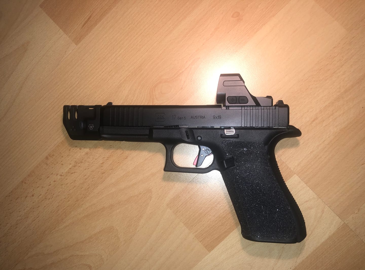 Customer photo review of Vector Optics SCRD-76 Frenzy FLEX 1x24x29 GenII 6MOA Red Dot
