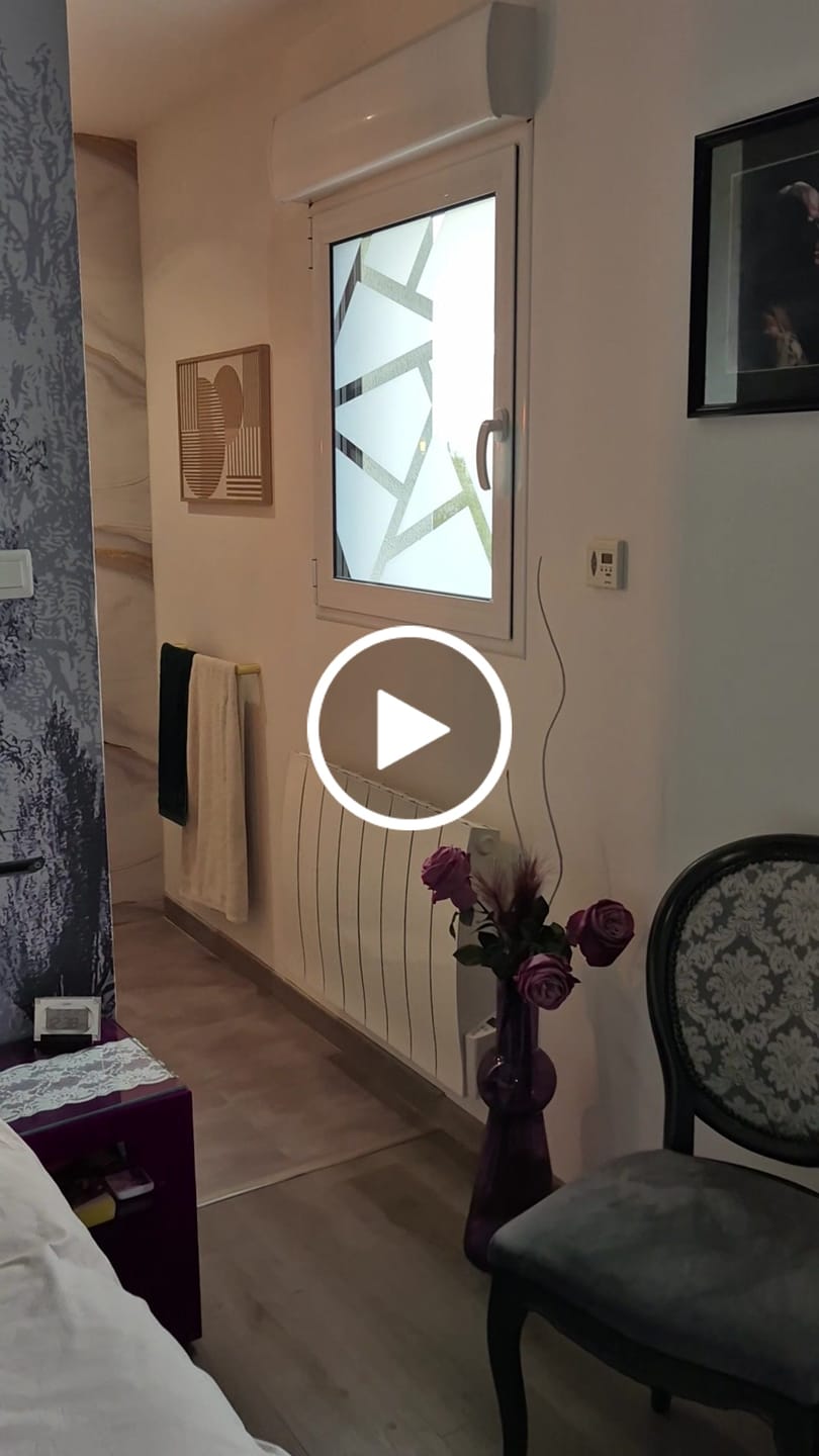 Customer video review of Panneau Mural PVC Effet Marbre Doré – Étanche et facile à poser