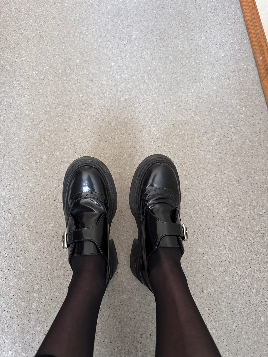 Customer photo review of "Timeless Oxfords in Patent"