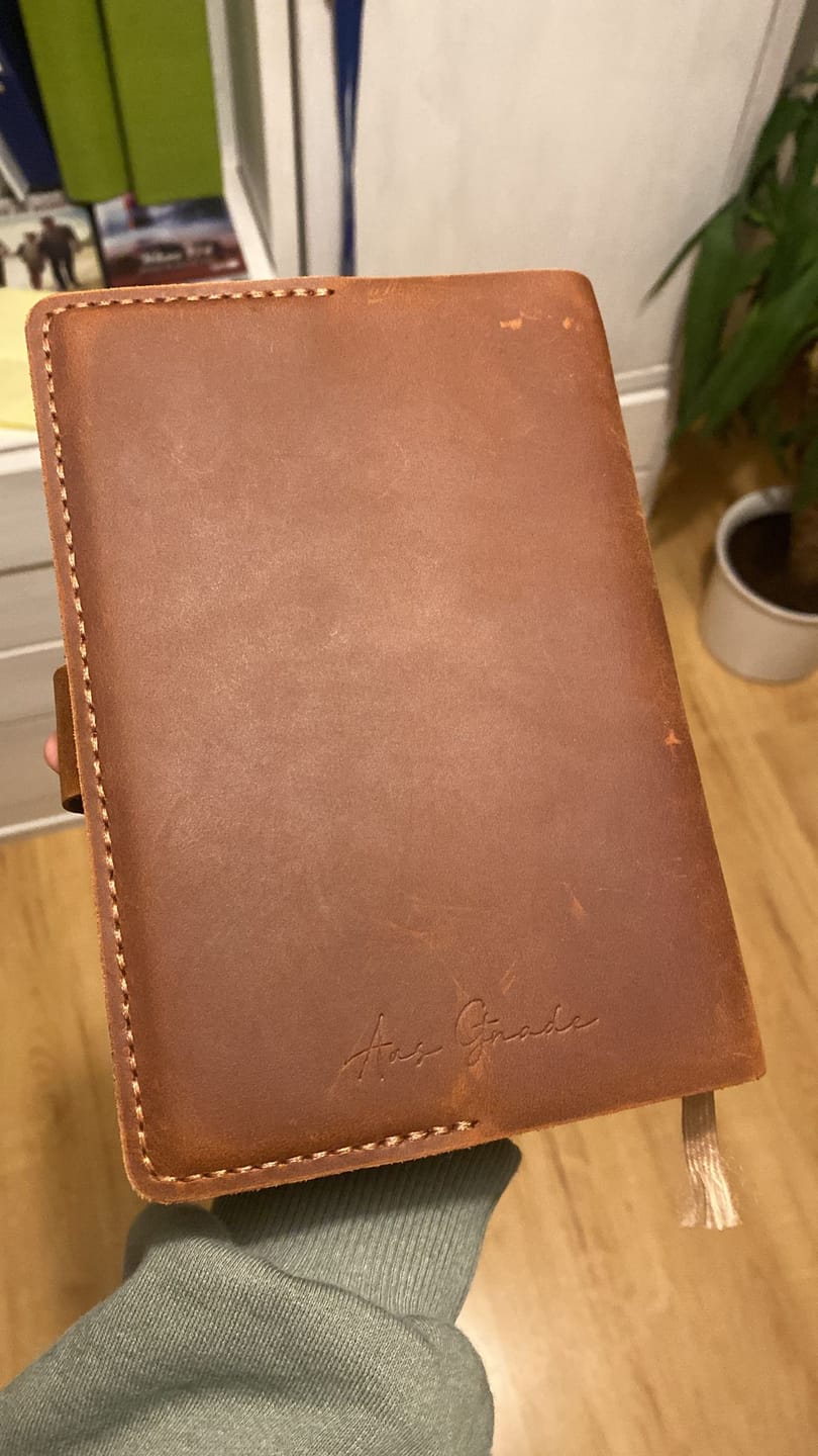 Customer photo review of Bibelhülle "Basic+" · echtes Leder · Individuelle Größen · handmade Bibelhülle nach Maß · optionale Gravur