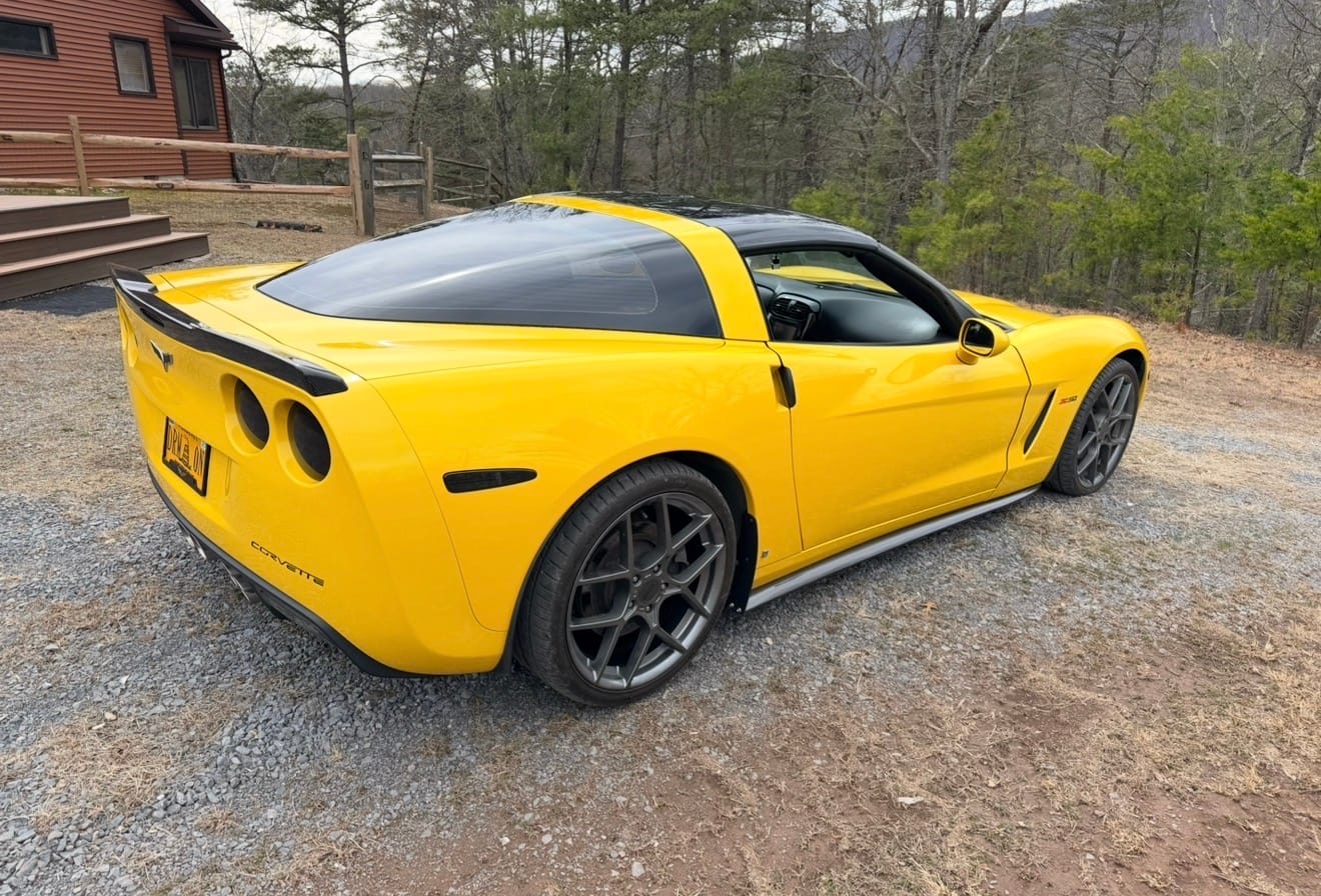 Customer photo review of Corvette C6 Base | ZR1 Conversion Side Skirts Rocker Panels