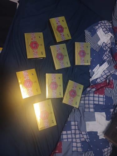 Reseña con foto de un cliente sobre Paquete de 5 Cajas de Royal Honey - 60 Sobres de Potencia Natural para Revendedores